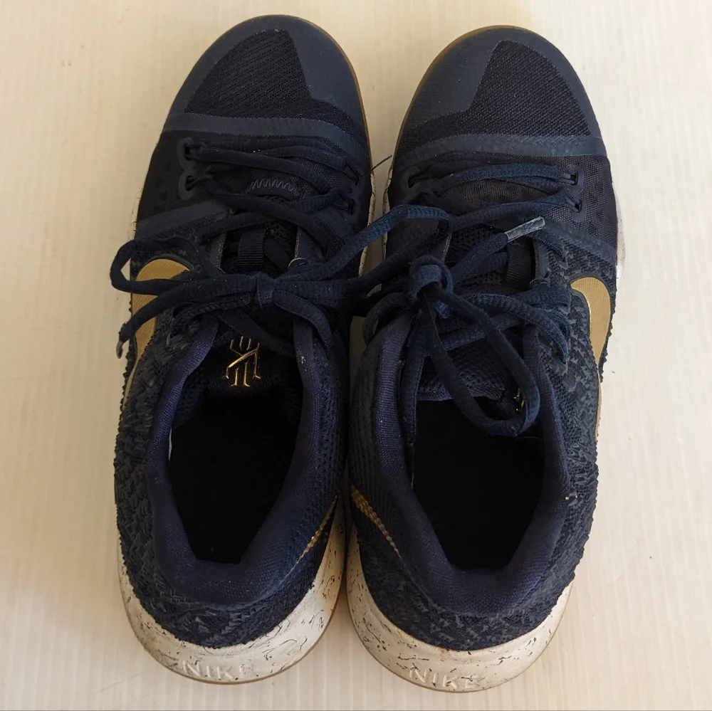NIKE Kyrie 3 GS Youth High Top Sneakers Obsidian Metallic Gold Size 6.5